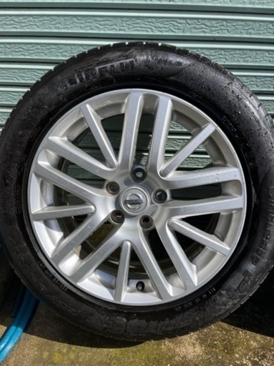 日産純正　車のパーツ タイヤ、ホイール