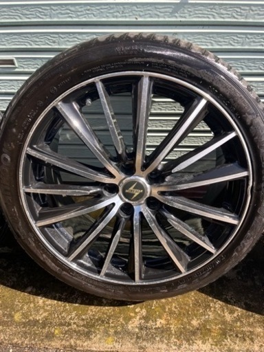 車のパーツ タイヤ、ホイール