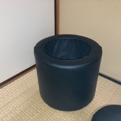 円形スツールの画像