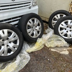 車のパーツ タイヤ、ホイール