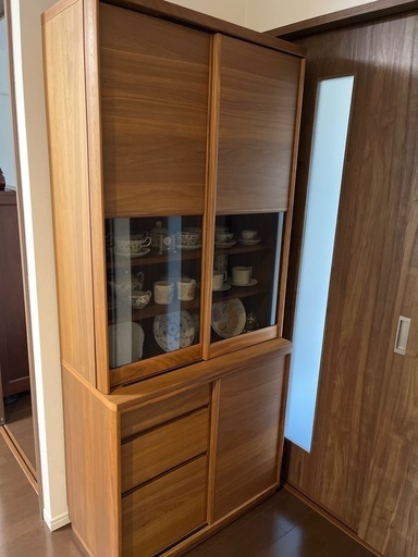 カリモク家具　食器棚