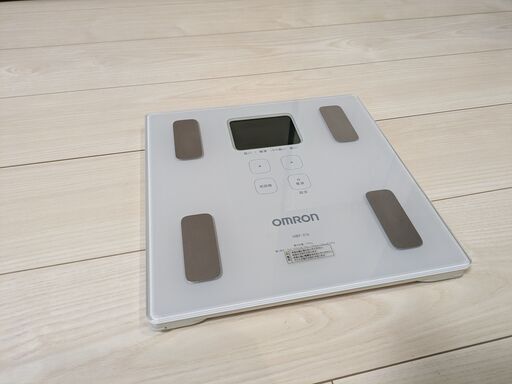【値下げ☆（3,000円→1,500円）】体重体組成計 HBF-214-W カラダスキャン ホワイト