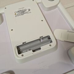 【値下げ☆（3,000円→1,000円）】体重体組成計 HBF-214-W カラダスキャン ホワイトの画像