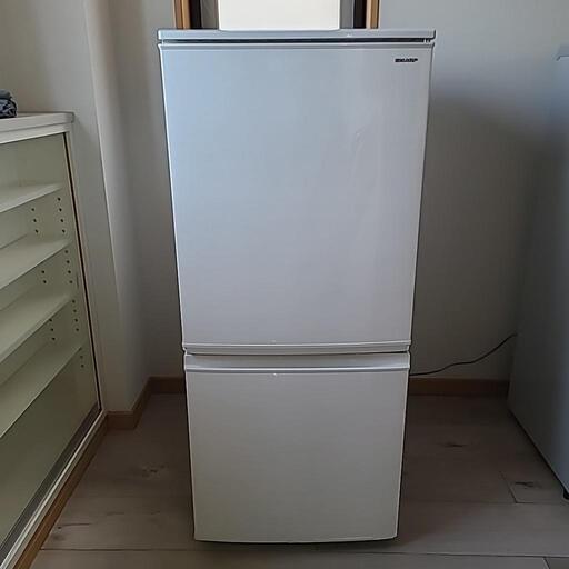 シャープ　冷蔵庫　137L
