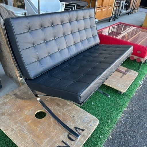 バルセロナチェアのリプロダクト品(2人掛けソファ) Amazon｜バルセロナチェア 2人掛け イタリアンレザー仕様 色ブラック