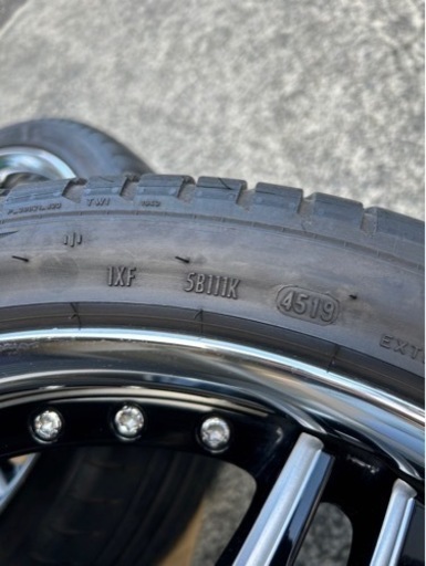 車のパーツ タイヤ、ホイール