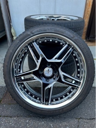 車のパーツ タイヤ、ホイール