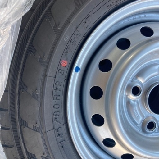 YOKOHAMAタイヤ　BLUEARTH 　