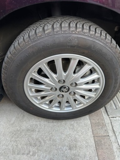 車のパーツ タイヤ、ホイール