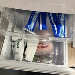 Hisense 1人暮らし用冷蔵庫の画像