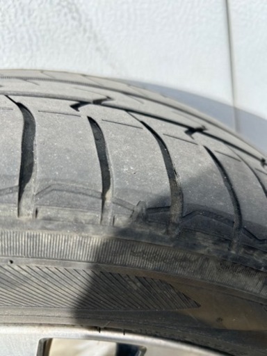 車のパーツ タイヤ、ホイール