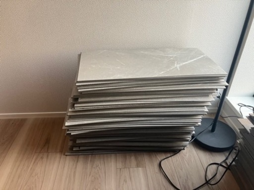 SOLUM  フロアタイル　大理石　マーブルグレージュ　約130枚