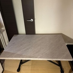 高さ調整機能付きテーブル