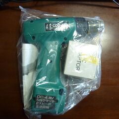 1回使用の美品、コードレスドライバー・5段クラッチ2スピード、正逆・転回転！ＡＣ：アダプター付属。の画像