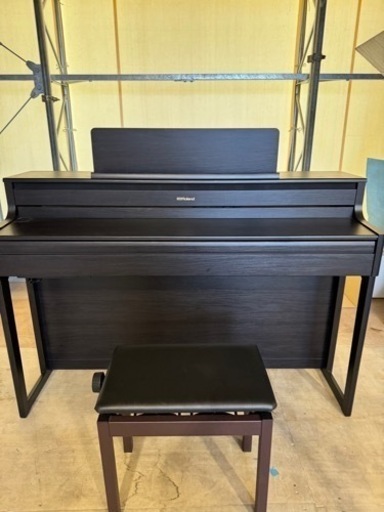 値下げ！ Roland HP704 21年製 電子ピアノ 専用椅子 ヘッドフォン配送無料 楽器 鍵盤楽器、ピアノ