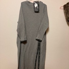 グレーのワンピース
