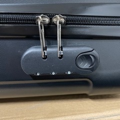 スーツケース ブラックの画像