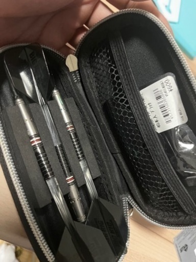 ゴメチュ　ケース付き　ダーツ