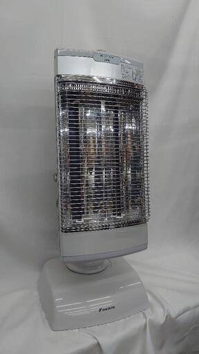 『まだ寒い❗』ヒーターだ！ストーブだ！『世界の名門 ダイキン』・DAIKIN ・セラムヒート ・遠赤外線暖房機 ・機種ーERFT11RS