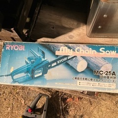チェーンソー　　エンジンタイプと電動タイプ（有線です）　2台です。の画像