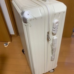 スーツケースの画像