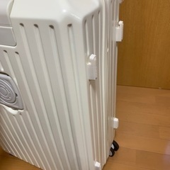 スーツケースの画像