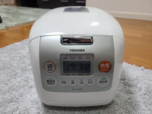 【美品】家電 キッチン家電 炊飯器　5.5合炊き 東芝