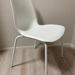 【IKEA】LEIFARNE チェア ホワイトの画像