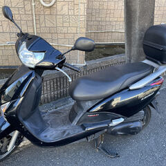 HONDA リード110 ジャンク 部品どり リアボックス付の画像