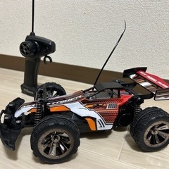 ラジコン　バギー　新品同様とハマー？のラジコン不動車