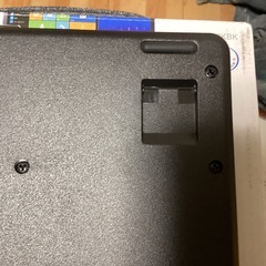Bluetoothキーボード（角度調整脚破損紛失）とUSB無線マウスの画像