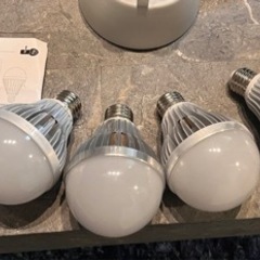 照明器具 調整可能ライト付きの画像
