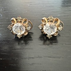アンティーク　ビジューピアス