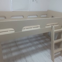 完売)✨激安価格✨ロフトベッド‼️白✨オシャレ‼️子供用✨低床‼...
