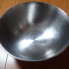 ステンレスとガラスのボール
