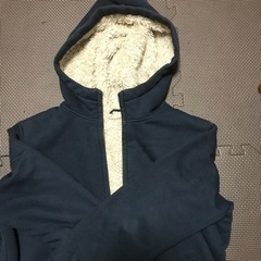 UNIQLO  150 パーカー　2着の画像