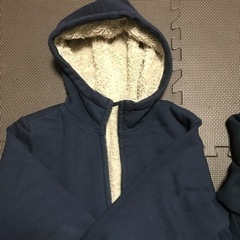 UNIQLO  150 パーカー　2着の画像