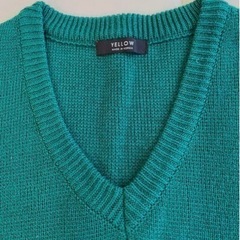 【おまけ】ニットベスト　グリーン　エメラルドグリーン　ショート丈　緑　ベスト　韓国　韓国風の画像