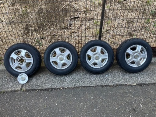 車のパーツ タイヤ、ホイール