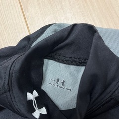 アンダーアーマー　キッズ　アンダーシャツ　YMDサイズの画像