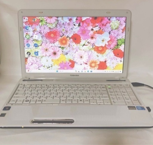 人気のホワイト　core3ノートPC　すぐに使える 初心者OK　ＤＶＤもＯＫ