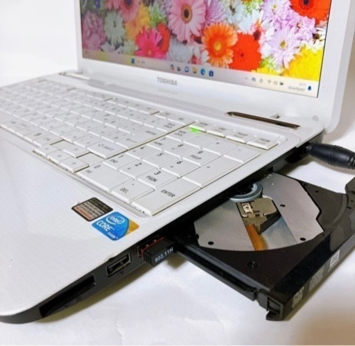 人気のホワイト　core3ノートPC　すぐに使える 初心者OK　ＤＶＤもＯＫ