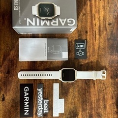 中古品　GARMIN Venu SQ ホワイト