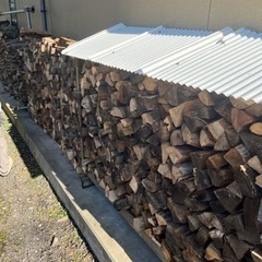 広葉樹未乾燥薪 500kg 軽トラの画像