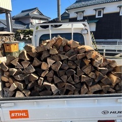 広葉樹未乾燥薪 500kg 軽トラの画像