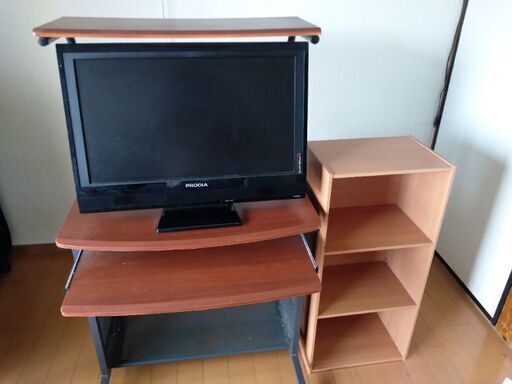 机、テレビ、カラーボックスのセット