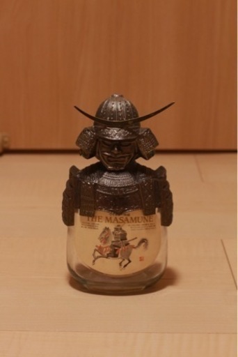 伊達政宗　兜付きボトル ウイスキー THE MASAMUNE