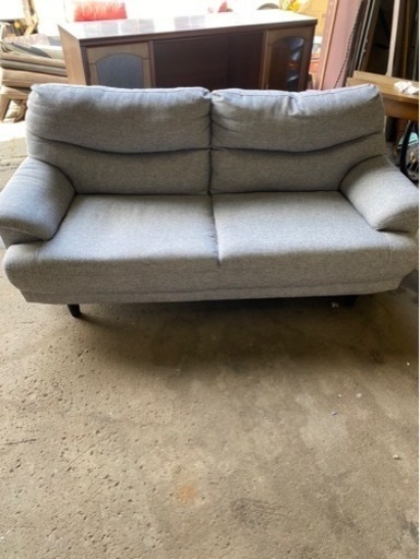 若松倉庫　ニトリ３人掛けソファ　薄いシミあり