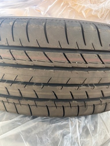 車のパーツ タイヤ、ホイール