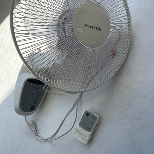 壁掛けの首振り扇風機、家電 季節、空調家電 扇風機